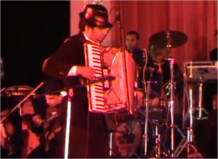 accordion player nashik