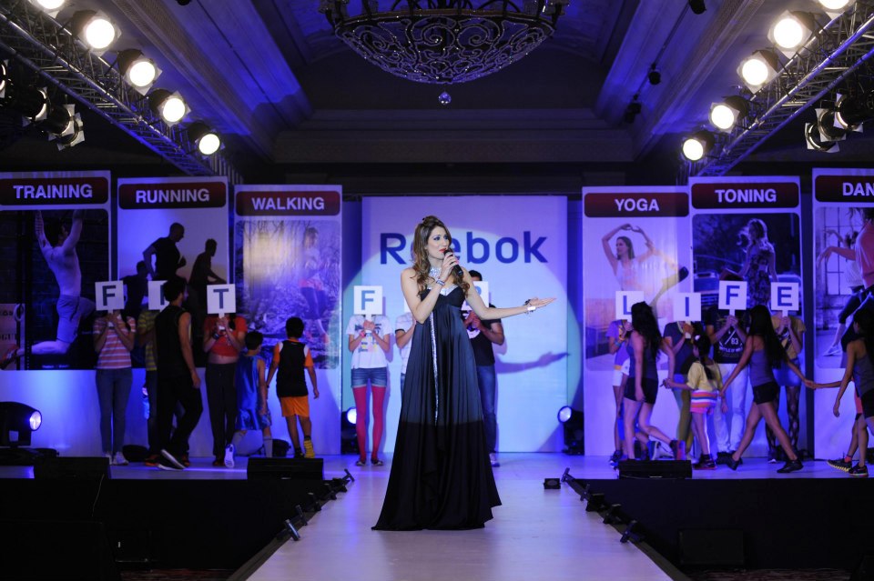 female anchors nashik