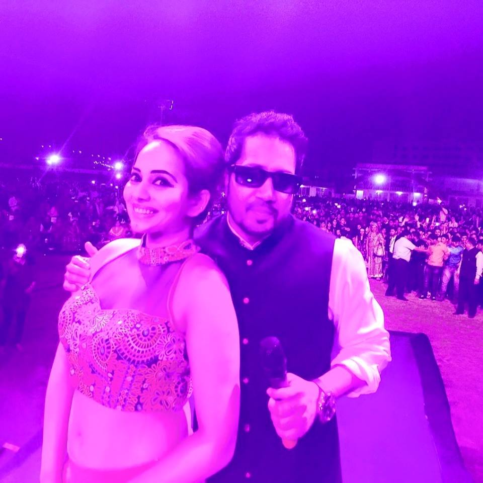 famous female singer nashik