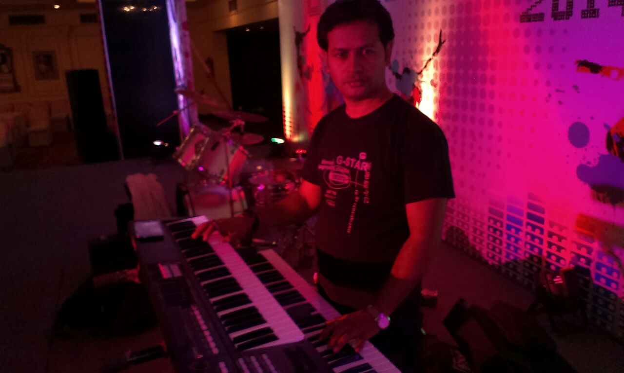 male keyboard player nashik