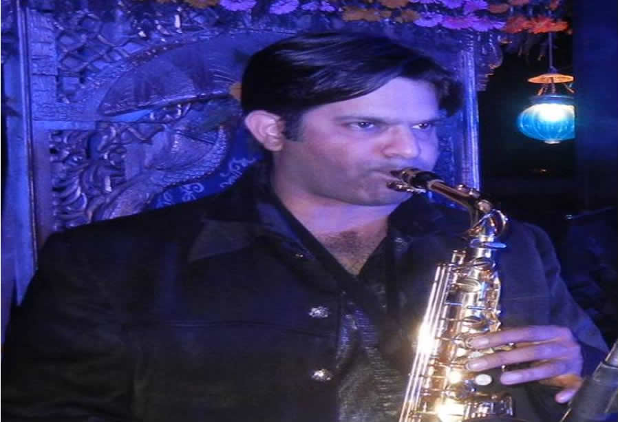 best saxophone player nashik