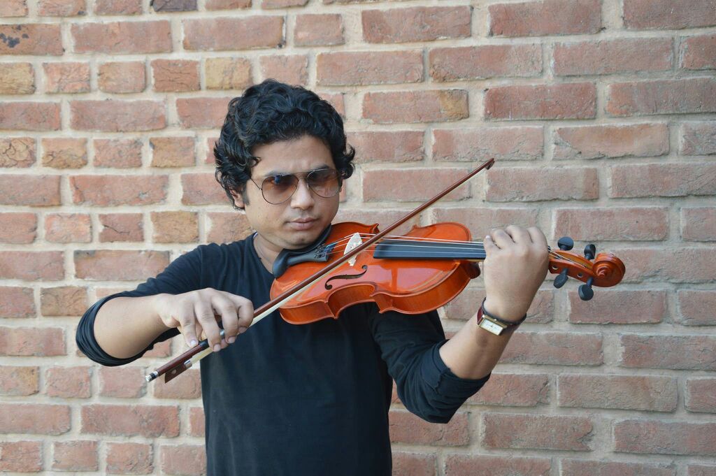 best violin player nashik
